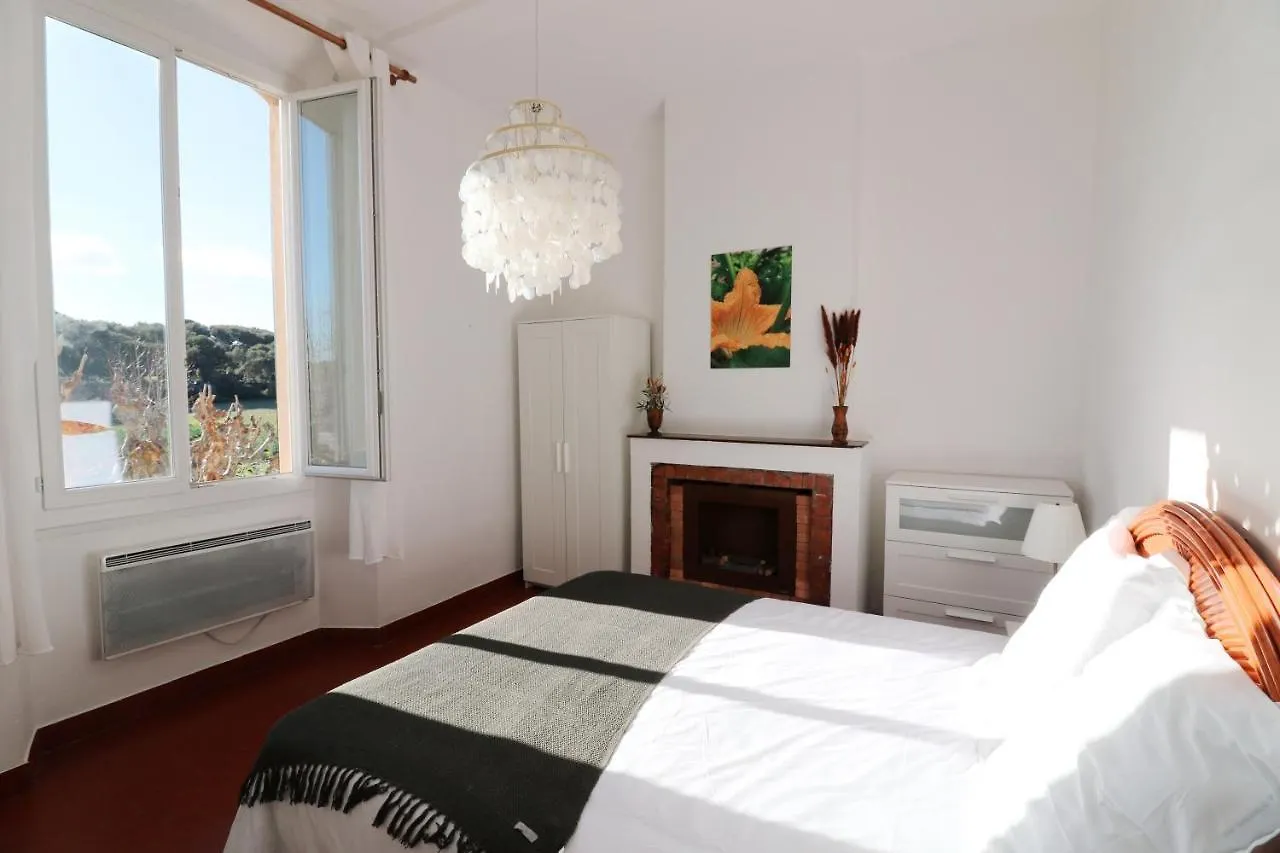 Appartements A La Ferme La Ciotat 0*,  France